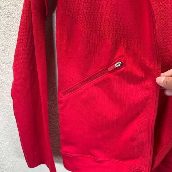 Lululemon Ventilate Hooded Jacket Womens Size 8 Flamenco Red Training Gym Sports - Picture 13 of 16
